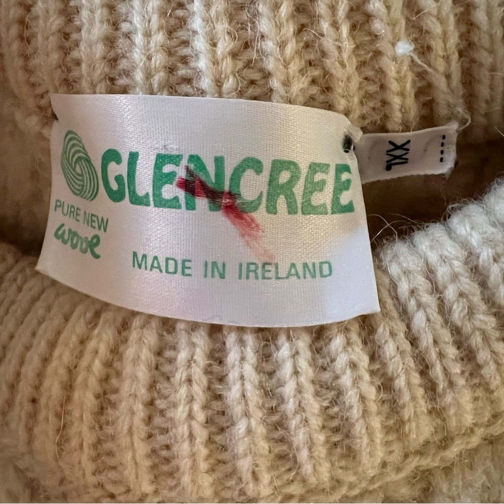 Elegant Irish Wool Cable Knit Sweater in Cream - Picture 2 of 6